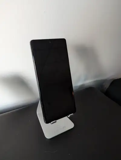 In excellent working order and mint condition. Comes in original box and charging cable that i never...