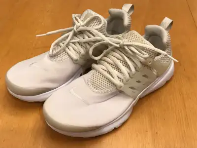 Nike Air Presto Runners Size 7Y, View more
