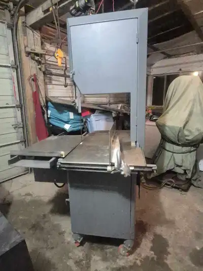 Excellent working meat saw very big and very heavy single phase 220 volts asking $1600 located in le...