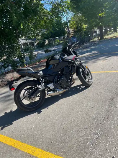 Up for sale is my sleek 2021 Kawasaki Z650, a fantastic naked bike with just 1712 kilometers on the...