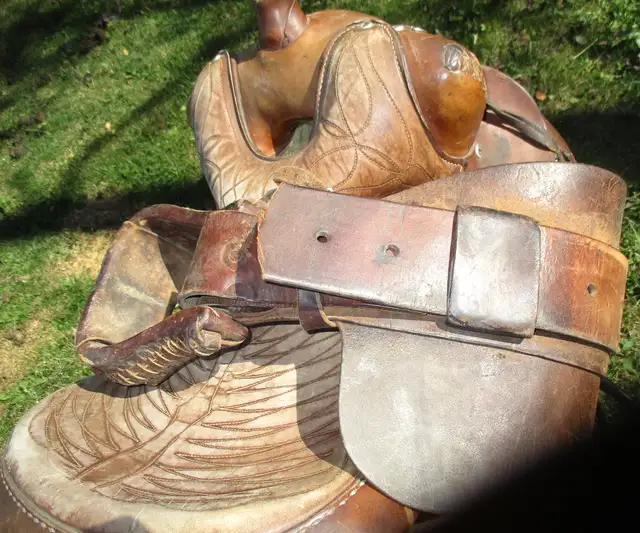 15" Bona Allen saddle, made in USA in Equestrian & Livestock Accessories in Dawson Creek - Image 8