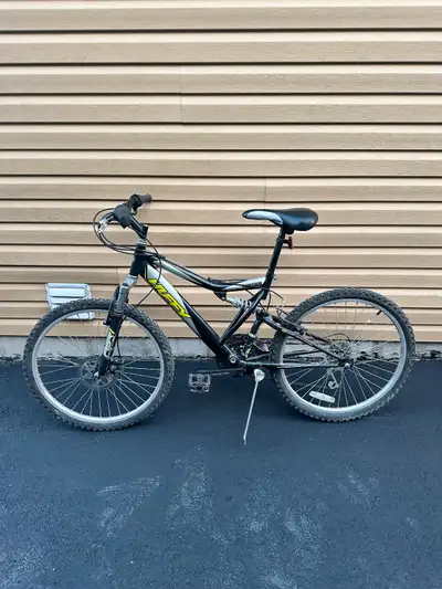 Huffy Tundra 18 Speed Mountain Bike, View more