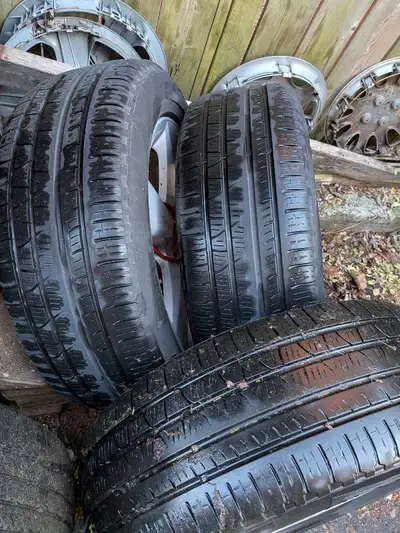 All season tires on alloy wheels. Orig Lexus.