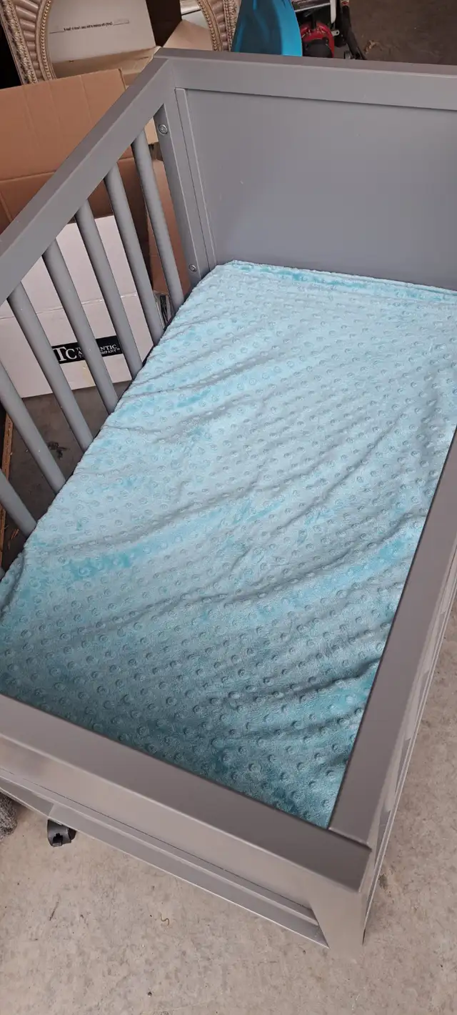Mini Crib with Storage Shelf on Wheels in Cribs in Edmonton - Image 4