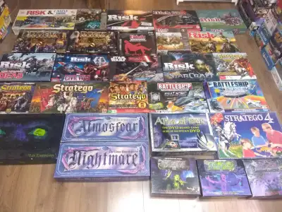 Risk (base) et castle risk 20$ Risk 2210 AD 30$ Risk conquete strategique 20$ Risk transformers 20$...