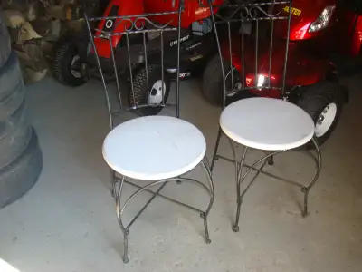 chaises décoratif $10.00 chaque 450-546-2864