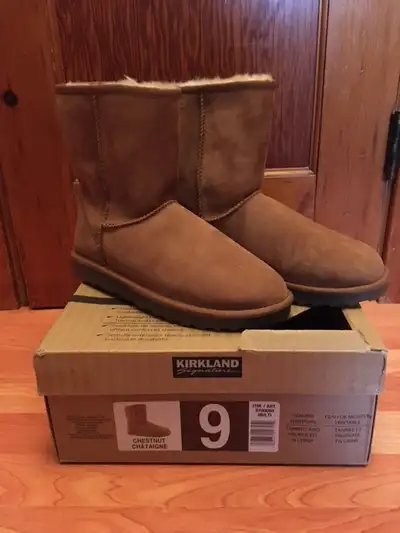 Kirkland Signature Shearling Boots (women's size 9) in chestnut brown color ~Genuine Sheepskin ~Sock...