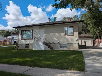 2 bed/1 bath house, rent includes utilities, SD the same and tenant contents insurance is required....