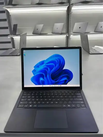 ▶︎ Model: Microsoft Surface Laptop 2 ▶︎ Processor: intel i7-8th ▶︎ Memory / RAM: 16G ▶︎ Storage: 512...