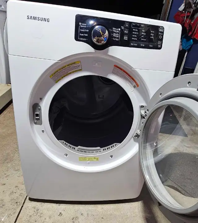 samsung electrick dryer in Washers & Dryers in St. Catharines - Image 3