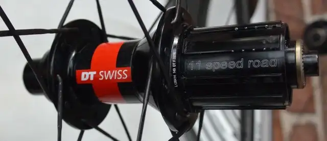 ENVE 6.7 Carbon Aero Tubular Bike Rim Brake Wheelset in Frames & Parts in City of Toronto - Image 3