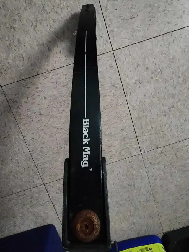 Hunting BOW in Fishing, Camping & Outdoors in Norfolk County - Image 3