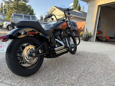For sale is a 2021 Harley Davidson Street Bob, FXBBS Stage 1, Vance and Hines short shots. ONLY 2700...