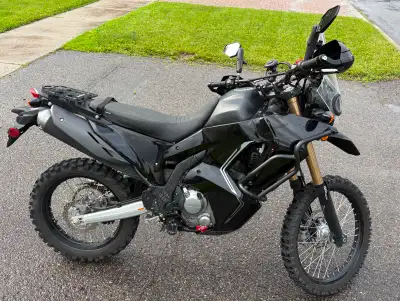 Price reduced! Custom painted and wrapped Rally from original owner! Over $4,500 in mods including:...