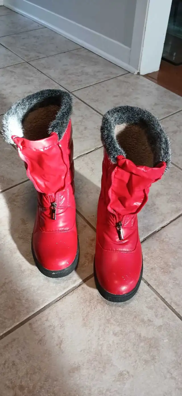 bottes d'hiver  in Women's - Shoes in Laval / North Shore - Image 3