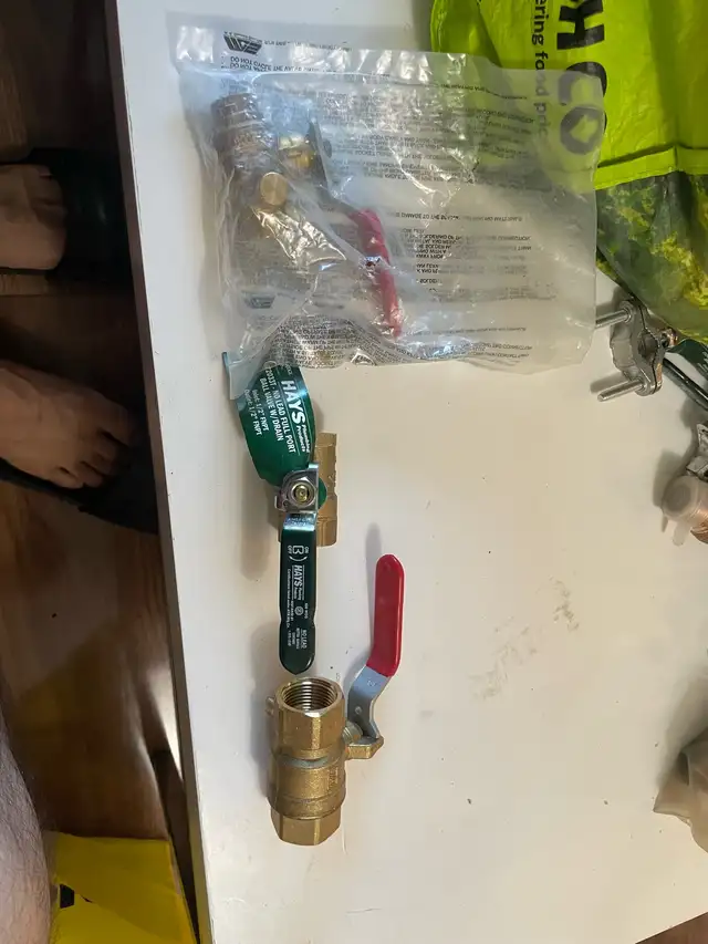 brass and copper fittings  in Other in Oakville / Halton Region - Image 5