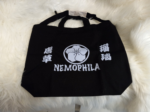 Nemophila Tote Bag Brand New! SAC FOURRE-TOUT NEMOPHILA! dans Femmes - Sacs et portefeuilles  à Ouest de l’Île - Image 3
