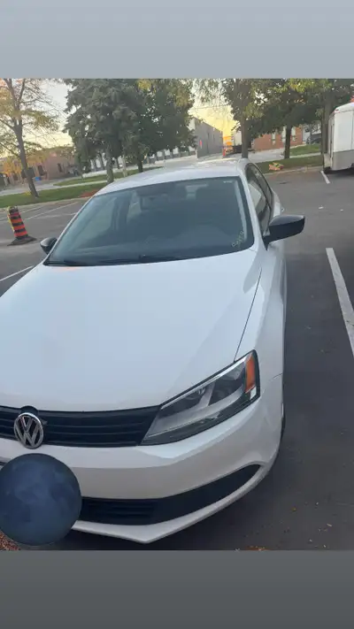 Jetta 2013 white color as is I bought bigger car I don’t need this anymore