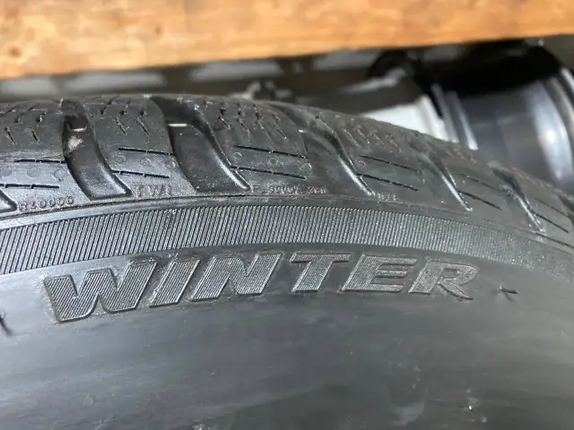 225/60R18 BMW X3 OEM USED RUNFLAT WINTER WHEELS 5x112 PIRELLI85% in Tires & Rims in City of Toronto - Image 5