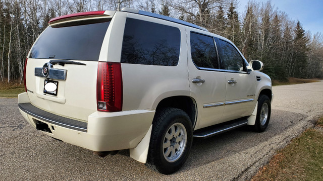 2007 Cadillac Escalade in Cars & Trucks in Calgary - Image 2