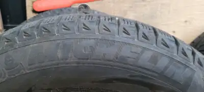 MICHELIN X-ICE WINTER TIRES - 4 ON STEEL RIMS - 215/70 R15 98T