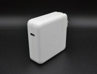 Apple    61W    USB-C Macbook Power Adapter ⎮ Block Only