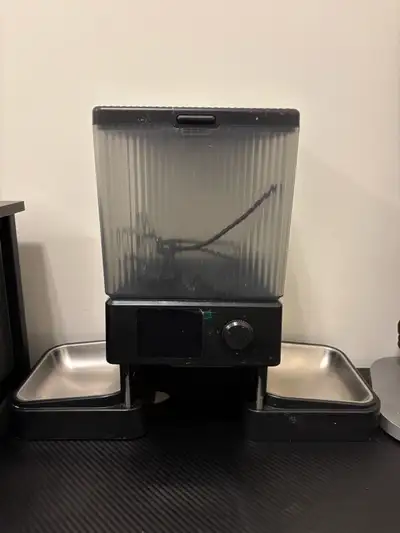 Automatic Cat/Dog Feeder, View more