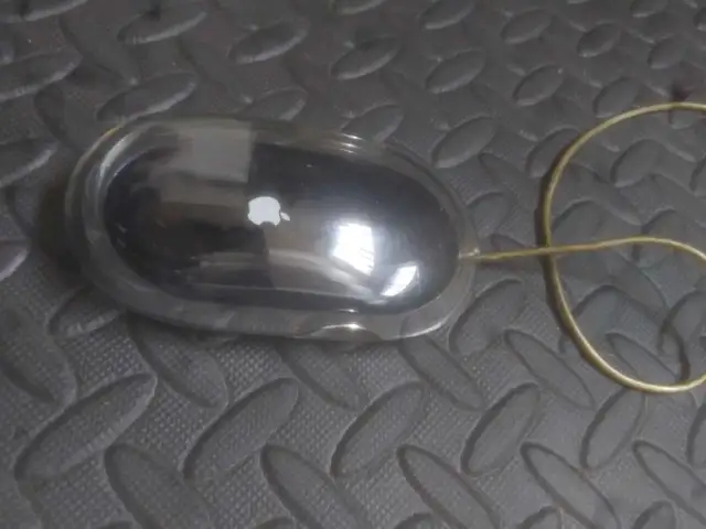 Apple vintage mouse in Mice, Keyboards & Webcams in City of Toronto - Image 2