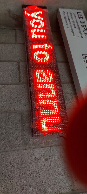 Programmable/Scrolling, Adjustable Speed/Fonts RGB LED AD Sign dans Autres équipements commerciaux et industriels  à Edmundston - Image 2