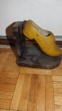VINTAGE HANDMADE WOODEN "YELLOW CLOG SHOE" BOOKEND