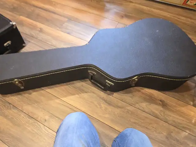 Larrivee acoustic guitar in Guitars in Stratford - Image 10