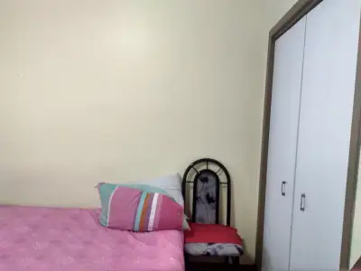 1bdrm furnish rent female$600/mo Hullmar DrJane/Steeles-1st&last
