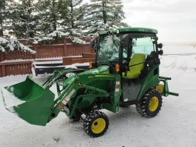 2019 John Deere 1025R 4WD Sub-Compact Utility Tractor with John Deere Cab, John Deere 120R Loader wi...