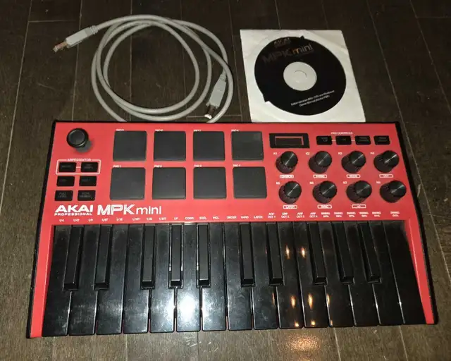 Clavier Akai MPK Mini Keyboard in Pianos & Keyboards in City of Montréal - Image 2