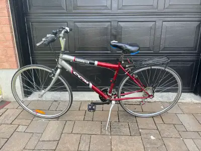 Reliable bike. Size Roughly 26 inch or 700C. Good for people from 160 to 180 cm. You are welcome to...