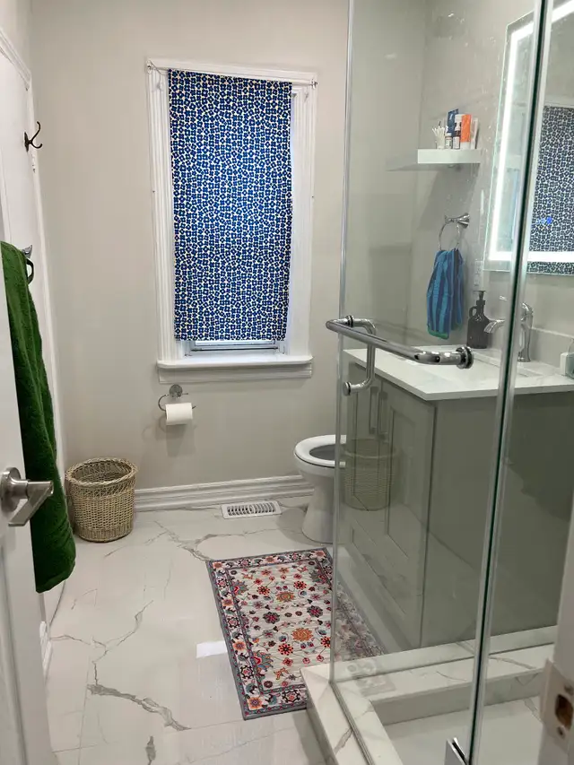 Roommate Wanted in Oshawa in Room Rentals & Roommates in Oshawa / Durham Region - Image 3