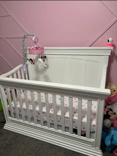 Baby crib by Sorelle - Modesto Model with BONUS Crib mattress , View more