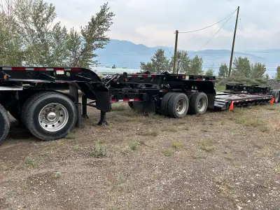 2007 K Line 66 tonne Lowbed Mechanical neck Comes with Matching Tandem Jeep, and single axle booster...