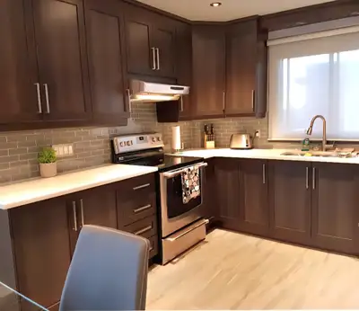 GRAND PROPRE MODERN TRANQUILLE. PRES DE TOUS LES SERVICES. NOUS SOMMES A LA RECHERCHE DES LOCATAIRE...