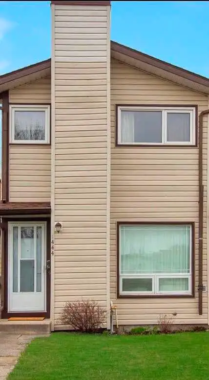 Spacious 3 Bed  1.5 Bath TownHouse for Rent in Gardencity