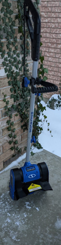 SNOWJOE 10" 8.5 amp electric shovel - Just like BRAND NEW - MINT