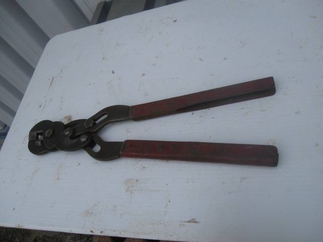 Weed Sturdy Large Pliers for Car & Truck Chain Repair in Hand Tools in Cornwall - Image 4