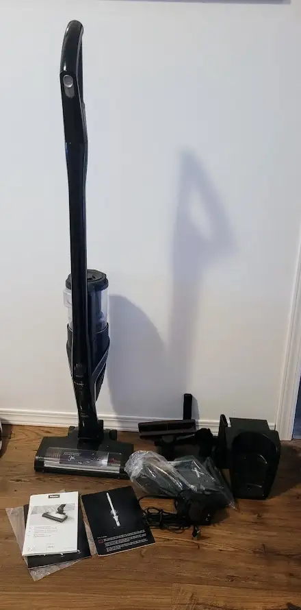 Miele Triflex HX1 Vacuum in Vacuums in Saskatoon - Image 5