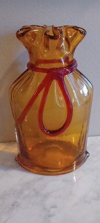 10"T Vintage Handblown Pilgrim Mustard Sack Vase w/Red Glass Str