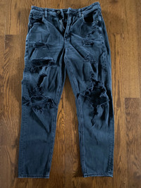  American Eagle ripped jeans 