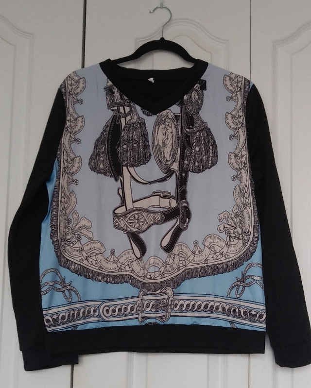 Long sleeve Top, Silky Art-Deco Print Front, size L in Women's - Tops & Outerwear in City of Toronto - Image 2