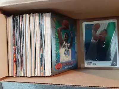 Lot de 138 cartes de Basketball differentes des TIMBERWOLVES du MINNESOTA de la NBA.....annees 90 et...
