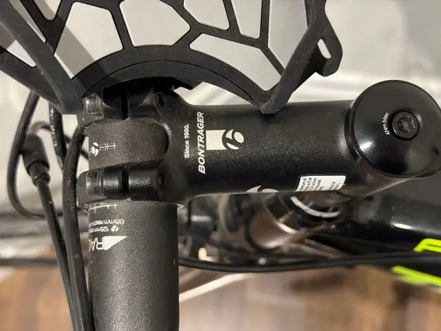 Trek Emonda ALR 5 in Road in Windsor Region - Image 3