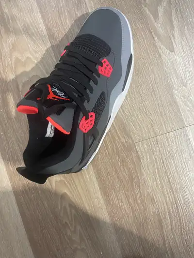 Nike Air Jordan 4, View more