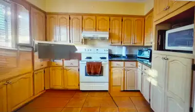 Private Bdrm in a shared 5 bdrm Very clean and Bright home is available. You will be sharing living...
